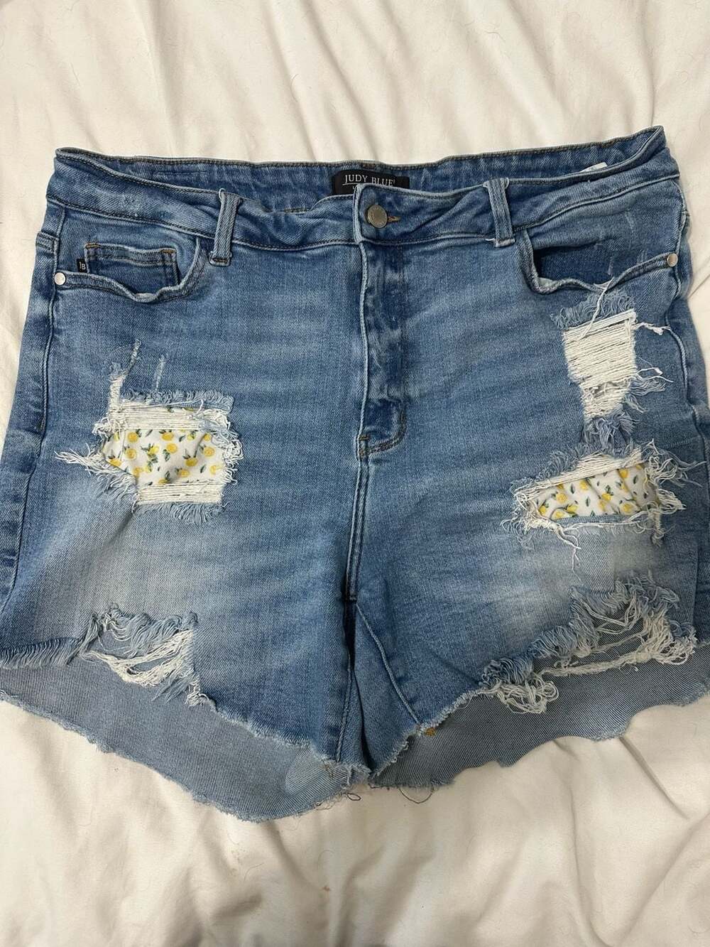 Judy Blue Distressed Denim Shorts Size 3XL Lemon Patch Raw Hem